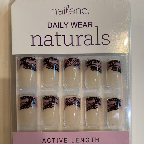 Nailene Saily Wear Natural Nails 3 packs Medium Length & Active Length New - Picture 4 of 6